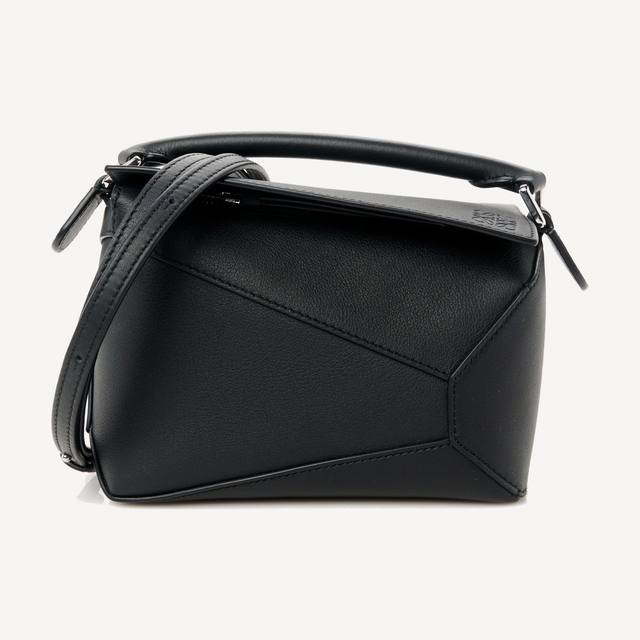 Loewe Puzzle Edge Mini in black calfskin
